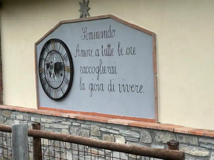 Valle  Casa Del Giglio A Cadelmonteヴィラ エクステリア 写真
