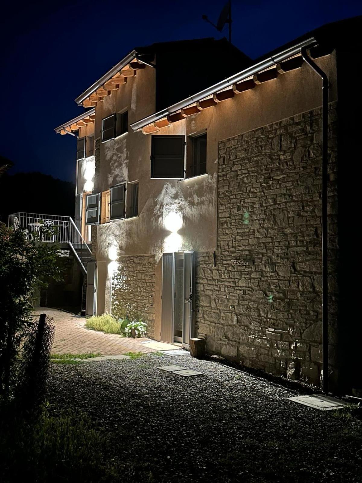Valle  Casa Del Giglio A Cadelmonteヴィラ エクステリア 写真