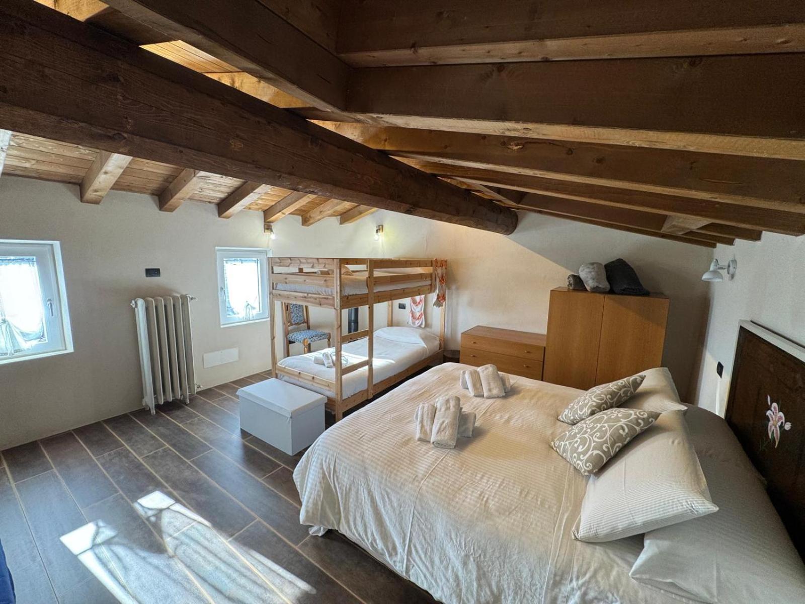 Valle  Casa Del Giglio A Cadelmonteヴィラ エクステリア 写真